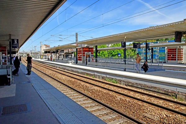 Houilles ; France - 22 août 2019 : gare — Photo