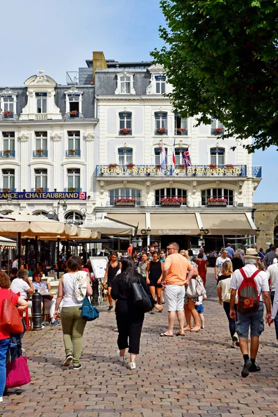 Saint Malo; Francia - 28 luglio 2019: pittoresca città d'estate — Foto Stock