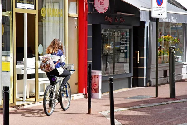 Saint germain en laye; frankreich - 7. august 2019: stadt im sommer — Stockfoto