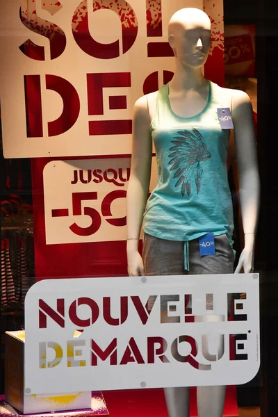 Saint Germain en Laye; France - august 7 2019 : discount — стокове фото