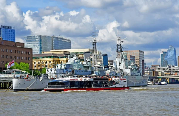 Londres; Inglaterra - 5 de mayo de 2019: Crucero por el río Támesis — Foto de Stock