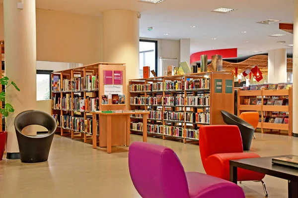 Les Mureaux Frankreich Mai 2019 Die Multimedia Bibliothek — Stockfoto