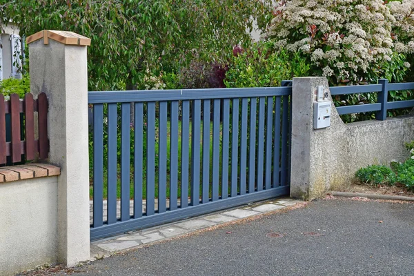 Verneuil Sur Seine Frankrijk April 2020 Het Stadscentrum — Stockfoto