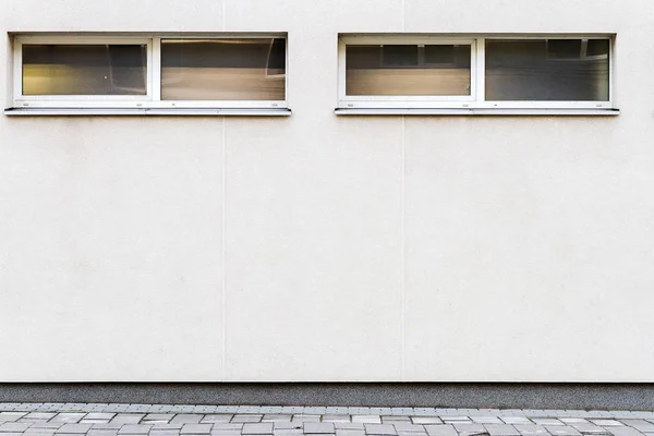 Moderne weiße Straßenmauer — Stockfoto