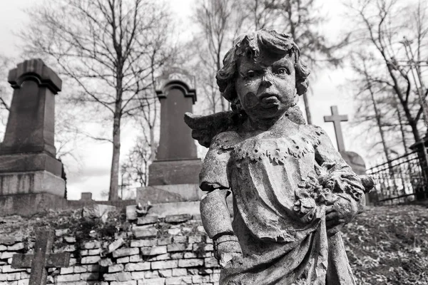 Estátua do anjinho — Fotografia de Stock