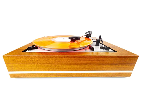 Giradiscos Vintage Con Vinilo Rojo Aislado Blanco Plinto Madera Equipo — Foto de Stock