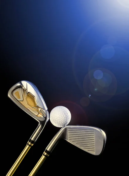Koyu Arkaplanda Golf Sopası Golf Topu Mavi Işık Efektleriyle — Stok fotoğraf