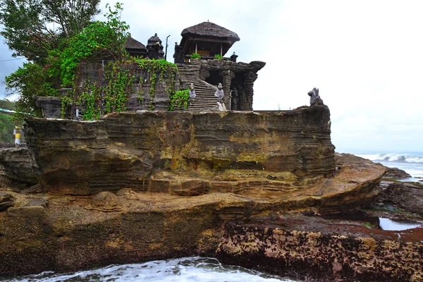 Il tempio balinese sulla spiaggia — Foto Stock