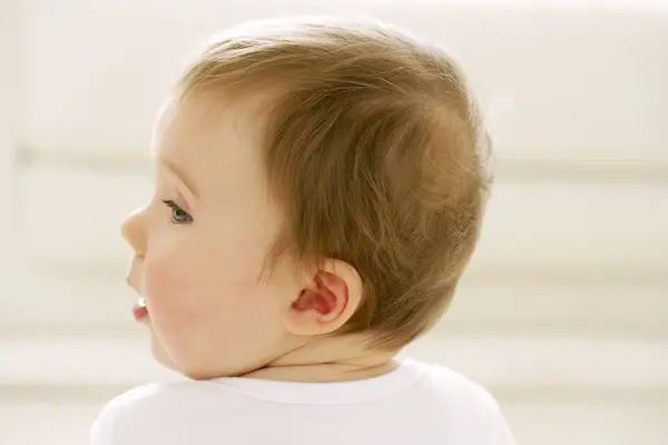 Retrato Bebê Menino Transformando Cabeça — Fotografia de Stock