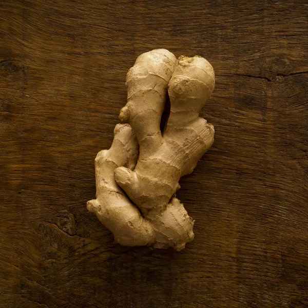 Ginger Root Wooden Table Studio Shot — Stock Photo, Image