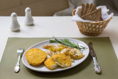 Beşamel sos de volaille patates ile