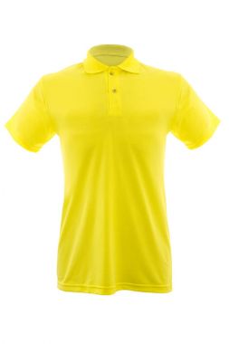 Mockup bir adamın t-shirt üzerinde beyaz bir arka plan şablonu