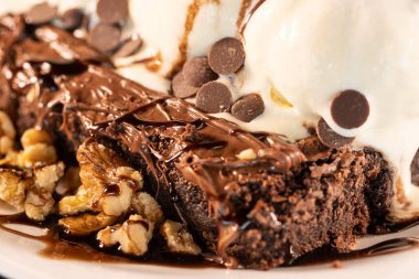 Vanilyalı çikolatalı Brownie.