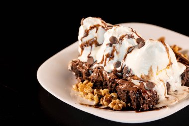 Vanilyalı çikolatalı Brownie.