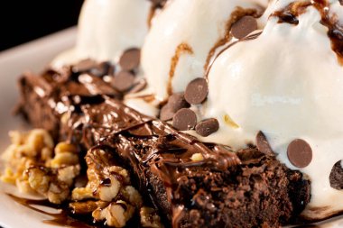 Vanilyalı çikolatalı Brownie.