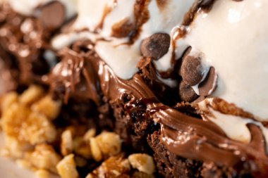 Vanilyalı çikolatalı Brownie.