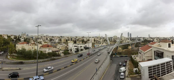 Панорамный вид на город Амман - Панорама района Абдун и Абдун мост - Полный вид на город Амман, столицу Иордании — стоковое фото
