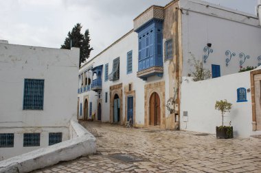 Geleneksel eski tarihi ilçe veya Medine, Tunus. Müslüman mimari renkli dokulu görüntü.