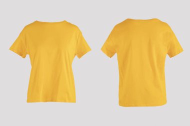 Beyaz arka planda, görünmeyen mankenin arka ve ön camında izole edilmiş boş sarı kadın tişörtü.
