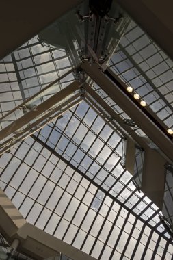 İçsel detaylar - cam tavandan yukarıya doğru bakmak - tasarım özelliği, kavramsal fikir