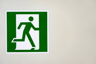 Acil çıkış estates