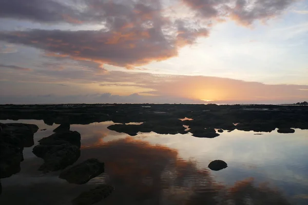 Belle naturel délicieux magnifique asiatique coucher de soleil lever de soleil — Photo