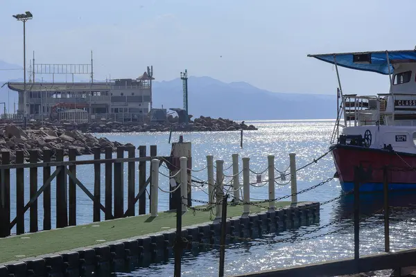 eilat red Sea'deki/daki embabkment