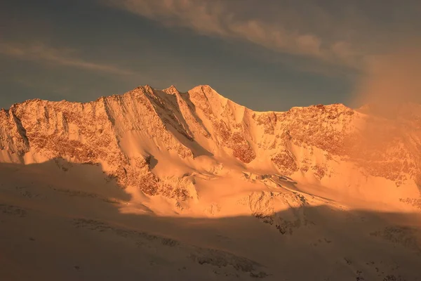 Zonsopgang Hochfeiler Zillertaler Alpen — Stockfoto