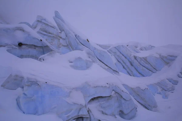 Queda de gelo no glaciar — Fotografia de Stock