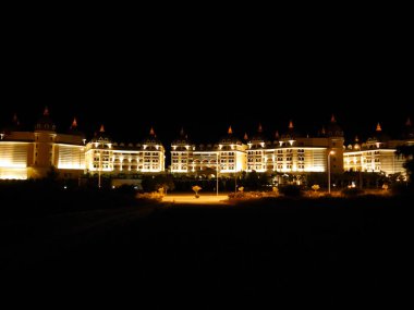 Karanlıkta büyük Türk otel