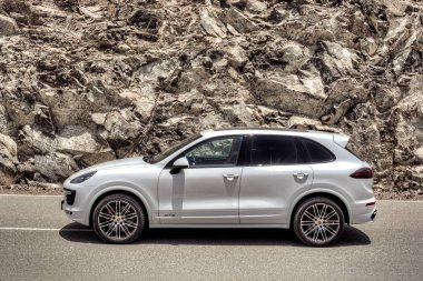 Porsche cayenne Gts rocky Dağları'nda