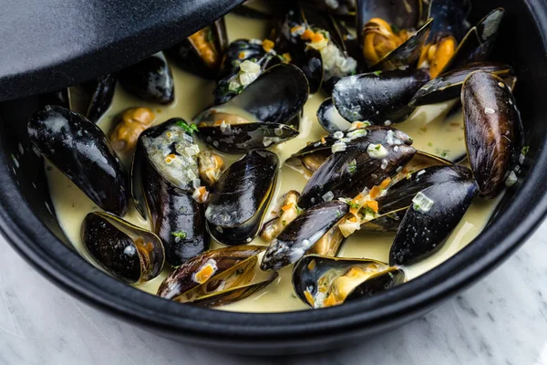 Midye kremalı çorba.