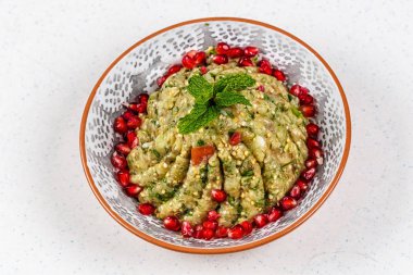 Raheb salata Nar ile görev yaptı..