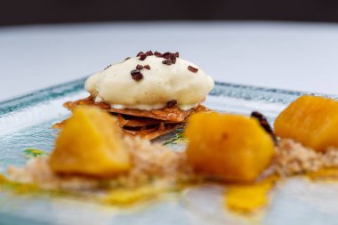 Elmalı dondurma ve dondurma.