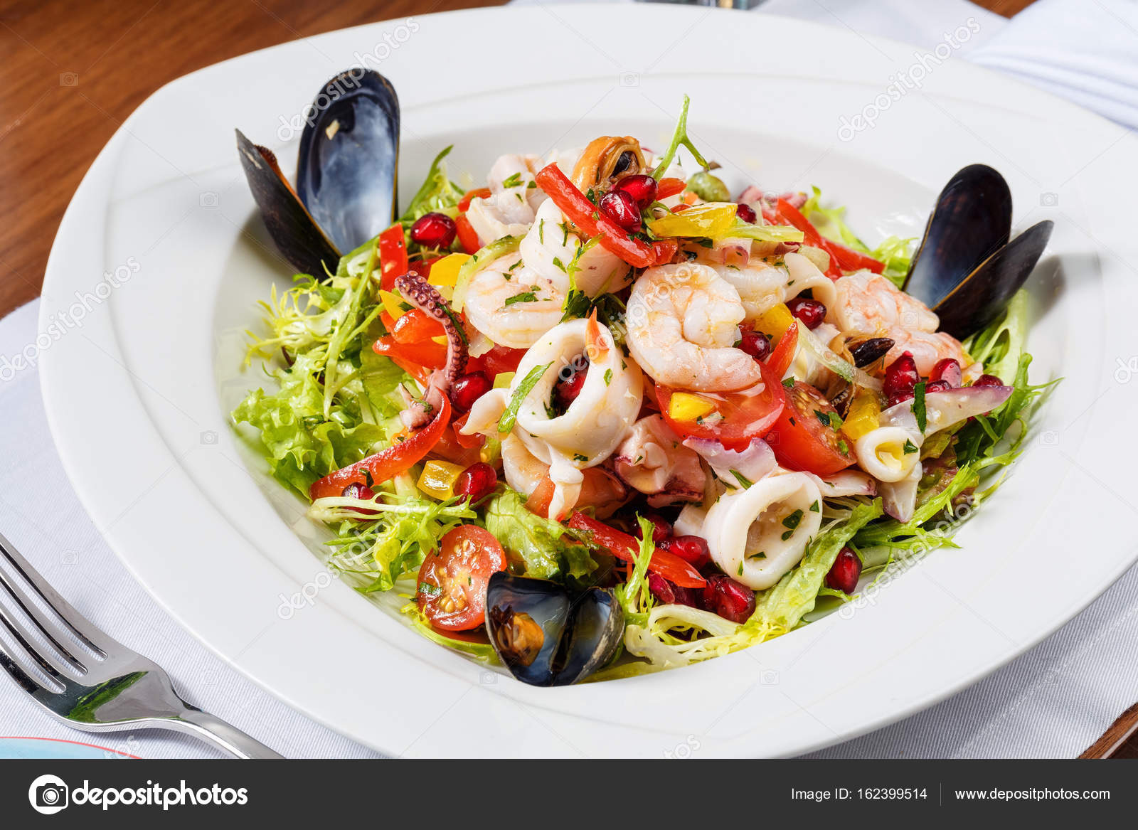 AHTAPOTLU SALATA TARİFİ AHTAPOTLU SALATA TARİFİ
