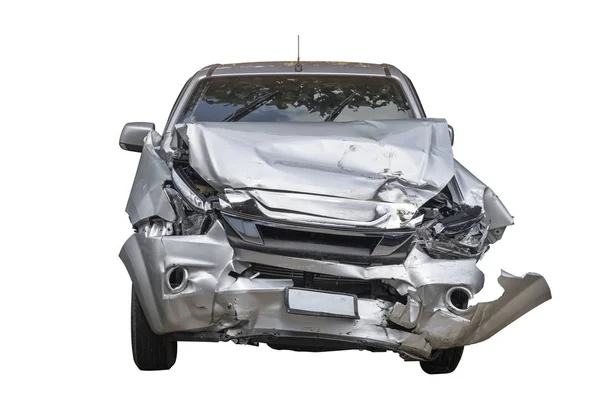 Gri renkli arabanın ön tarafı kazara hasar görmüş ve kırılmış..