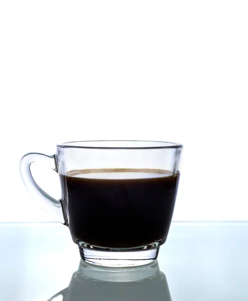 Černá Káva Skle Bílém Pozadí — Stock fotografie