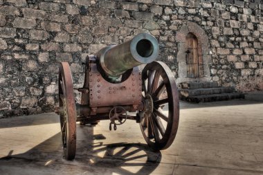 Ahşap ve San Gabriel Fortress Arrecife, Lanzarote, Kanarya Adaları'bronz top