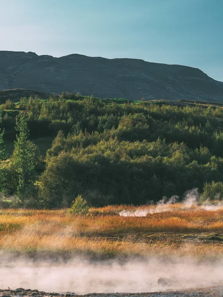 Подорожувати по Ісландії у країні краси вулкан пустелі гори гори гейзер води водоспад води коней краєвид захід сонця сніг льодовик видом на озеро з аероплана — стокове фото