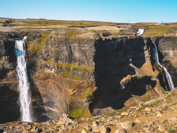 Viaje a través de Islandia país del norte belleza volcán desierto montañas montañas géiser agua cascada agua caballos paisaje lago puesta del sol — Foto de Stock