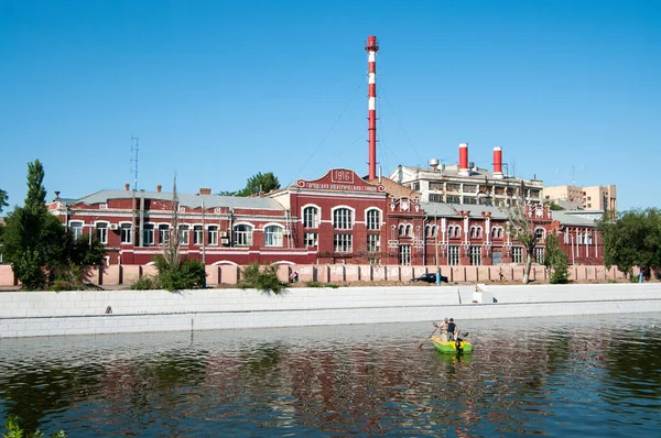 Der Bau des städtischen Elektrizitätswerks in Astrachan — Stockfoto