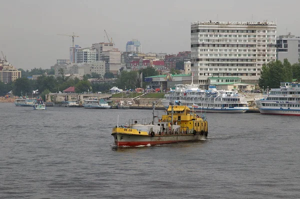 La nave da raccolta rifiuti "OS-20" a Samara — Foto Stock