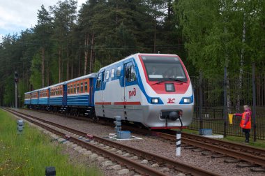Dar hat demiryolu Tu10-024 istasyonunda Yaroslavl Yakovlevskaya