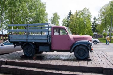 Vyatskoe Köyü Sovyet Street araba Framo V901/2