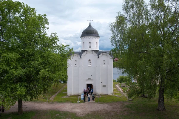 Kostel sv. Jiří na území městě Staraya Ladoga pevnosti — Stock fotografie