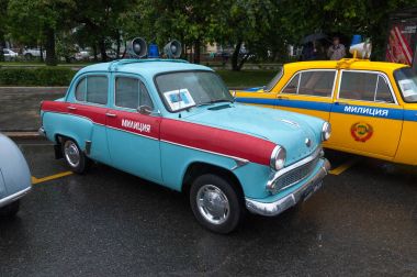 Araba Moskvich-403 Moskova taşıma günü kutlamaları sırasında Frunze dolgu üzerinde sergisinde. Moscow, Rusya Federasyonu, 08 Temmuz 2017