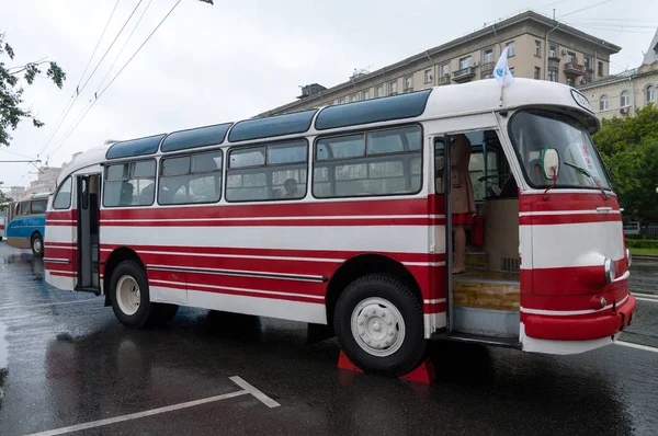 Λεωφορείο Πόλης Λαζ 695E Lvov 695E Στην Έκθεση Frunze Ανάχωμα — Φωτογραφία Αρχείου