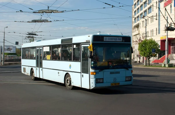 Městský Autobus Mercedes Benz O407 Lenin Avenue Blízkosti Hotelu Kaliningrad — Stock fotografie