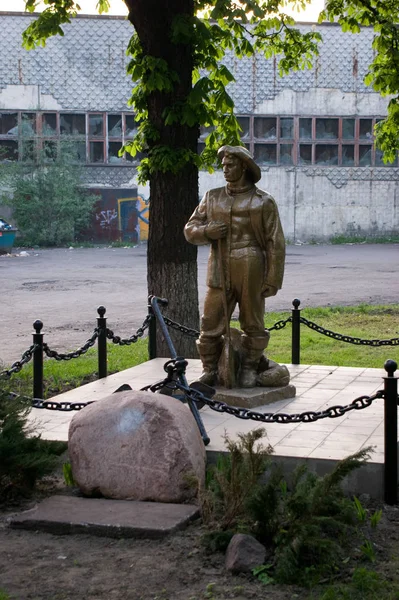 Monument Kaliningrad Fisherman Nautical School Kaliningrad Russian Federation May 2008 — Stock Photo, Image