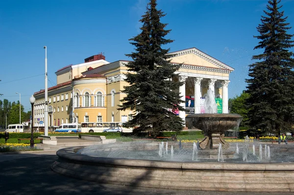 Vista Plaza Con Una Fuente Teatro Dramático Regional Kaliningrado Federación — Foto de Stock